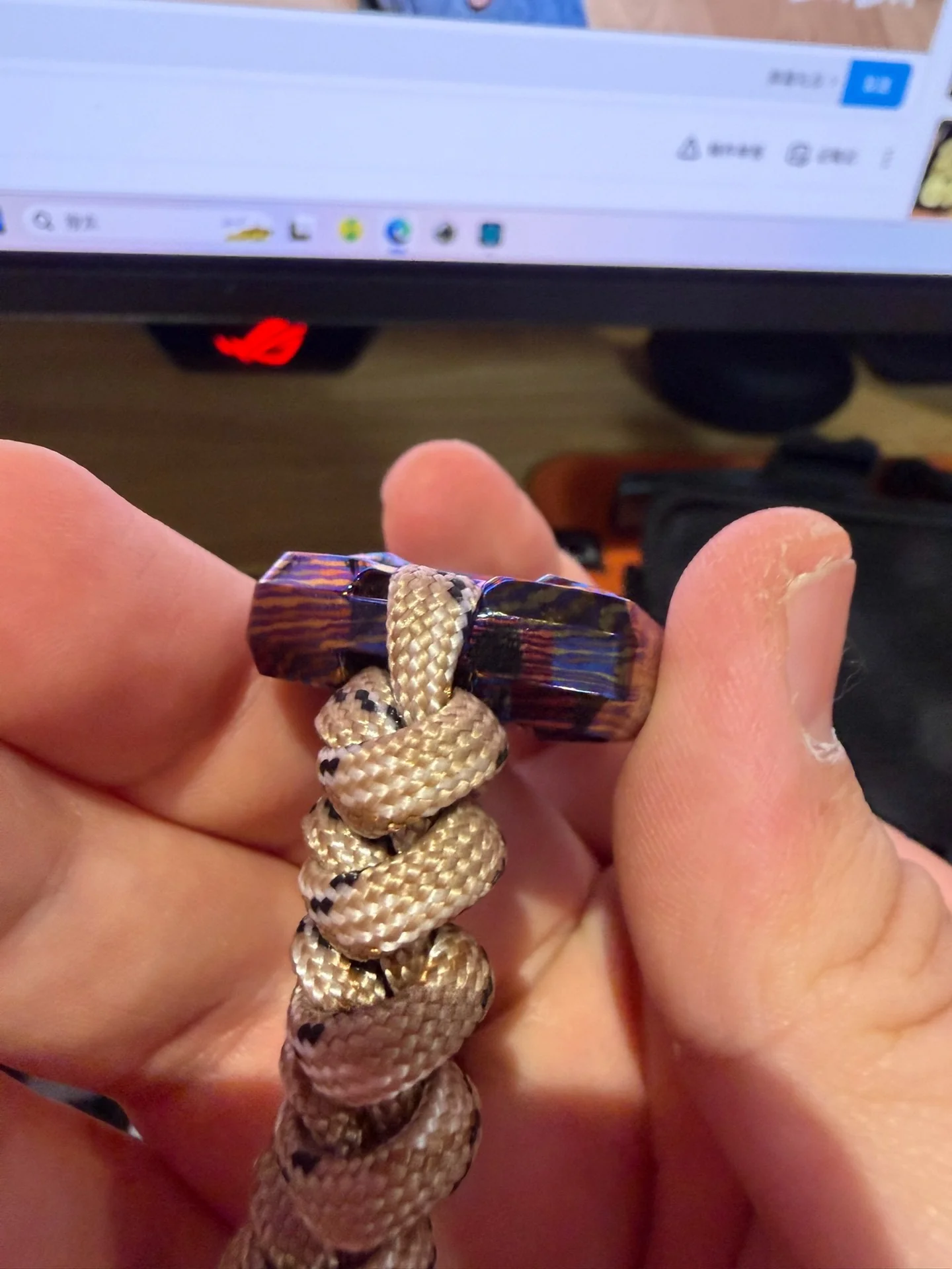 Thumb 4